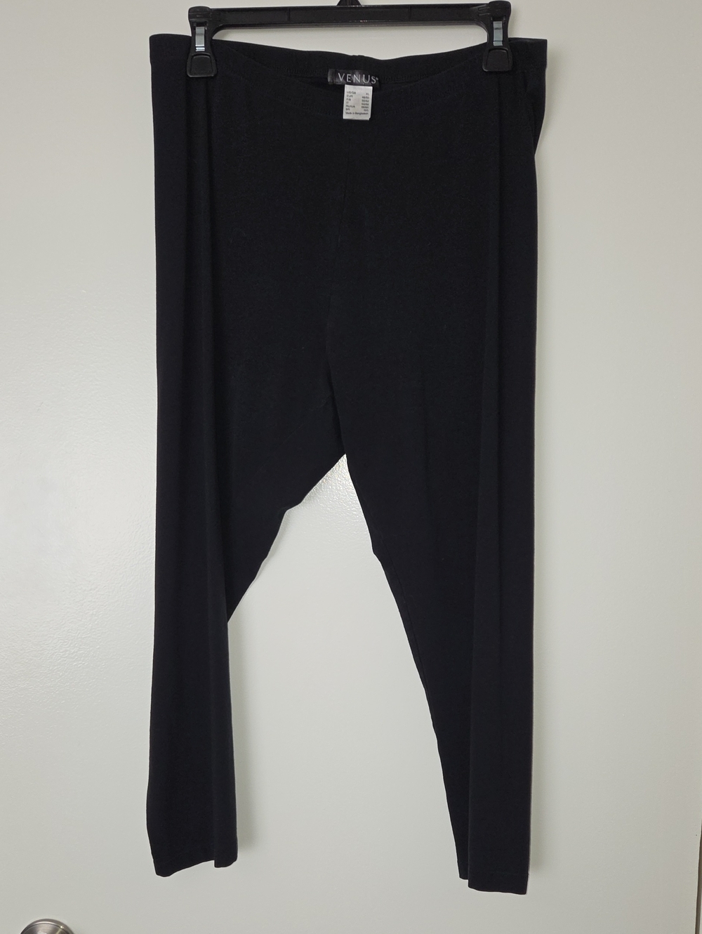 VENUS Black Leggings